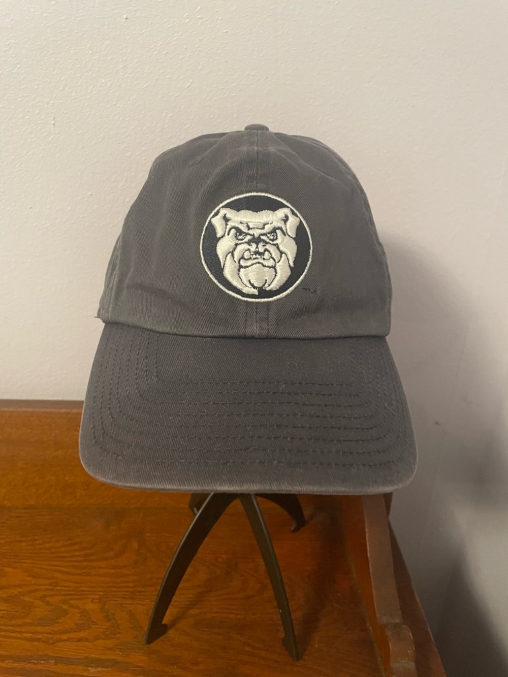 Embroidered Bulldog Baseball Cap - Gray